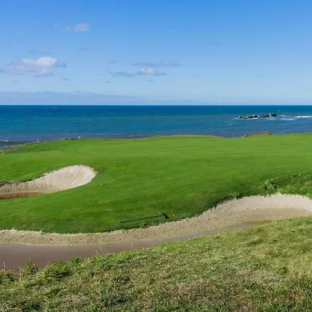 Апартаменты Guestready - Elegant Beachside In *